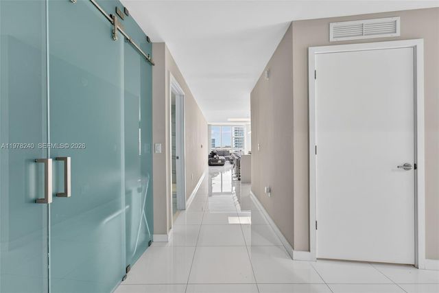 851 NE 1st Ave 1101, Miami, FL 33132