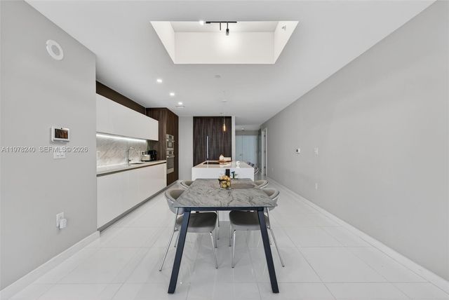 851 NE 1st Ave 1101, Miami, FL 33132