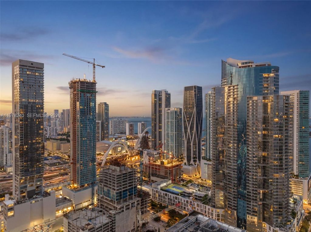 851 NE 1st Ave 1101, Miami, FL 33132