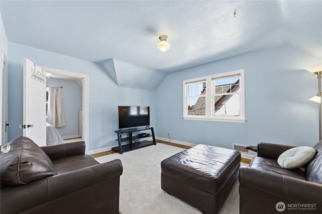 332 Bryan Avenue, Bremerton, WA 98312