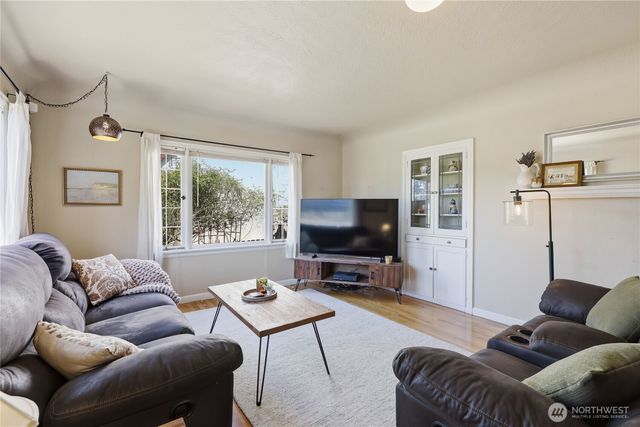 332 Bryan Avenue, Bremerton, WA 98312