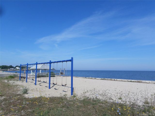 52325 County Road 48 31, Southold, NY 11971