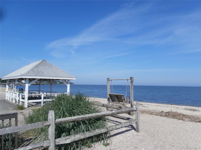 52325 County Road 48 31, Southold, NY 11971