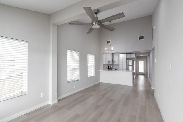 2830 Bay Oaks Harbor Drive, Baytown, TX 77523