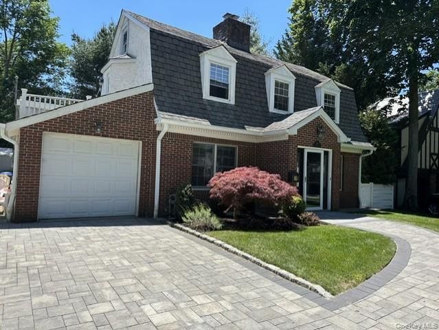 100 Rockywood Road, Manhasset, NY 11030