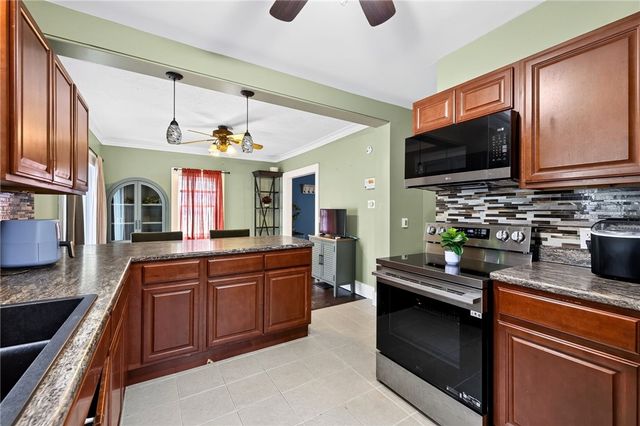 87 Leander Road, Rochester, NY 14612