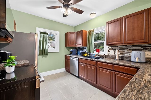 87 Leander Road, Rochester, NY 14612