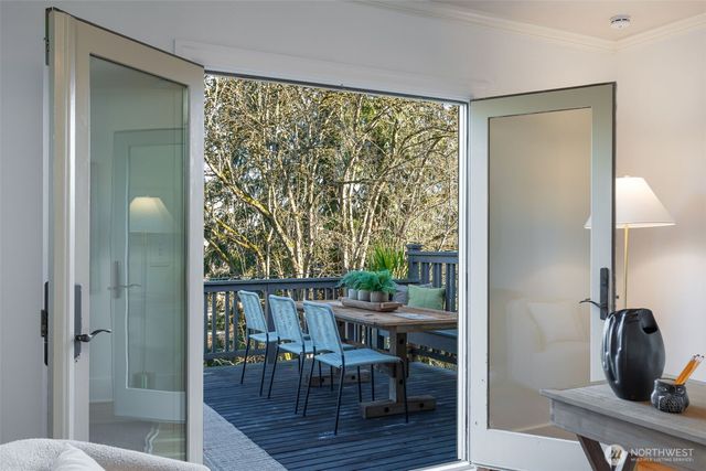 1828 NE Ravenna Boulevard, Seattle, WA 98105