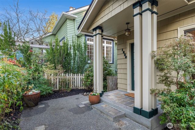 1828 NE Ravenna Boulevard, Seattle, WA 98105