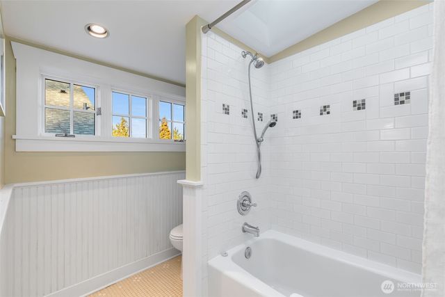 1828 NE Ravenna Boulevard, Seattle, WA 98105