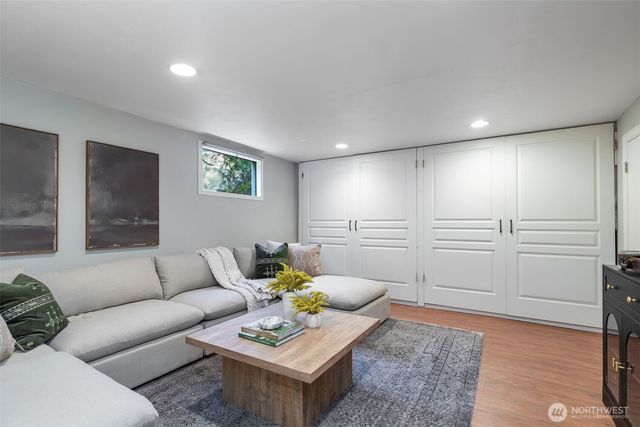 1828 NE Ravenna Boulevard, Seattle, WA 98105