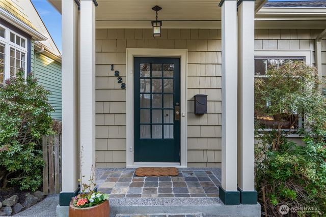 1828 NE Ravenna Boulevard, Seattle, WA 98105