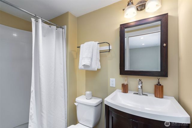 1828 NE Ravenna Boulevard, Seattle, WA 98105