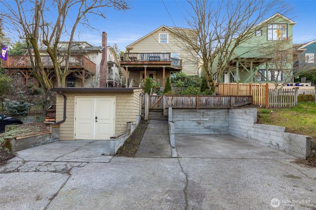 1828 NE Ravenna Boulevard, Seattle, WA 98105