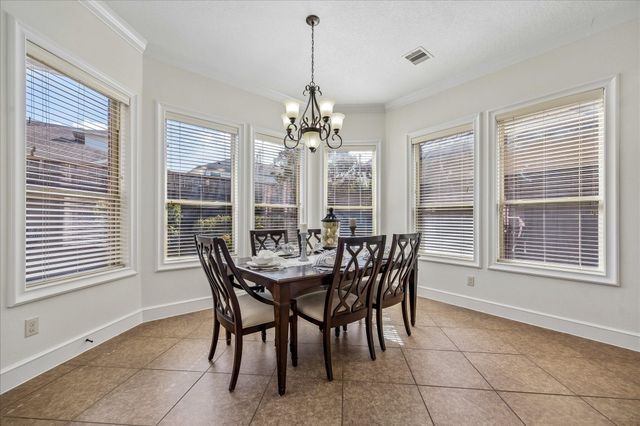 34 Windsor Court, Houston, TX 77055