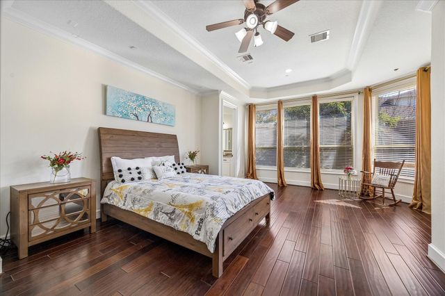 34 Windsor Court, Houston, TX 77055