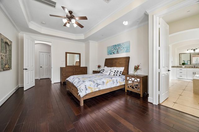 34 Windsor Court, Houston, TX 77055