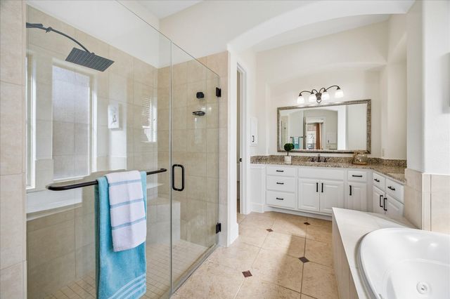 34 Windsor Court, Houston, TX 77055