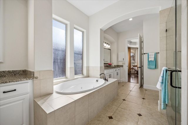 34 Windsor Court, Houston, TX 77055