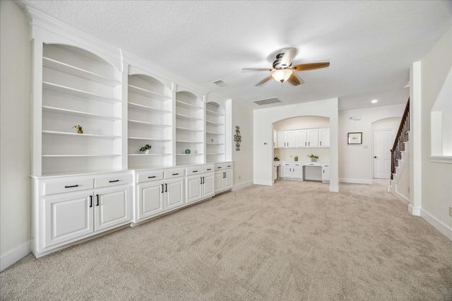 34 Windsor Court, Houston, TX 77055