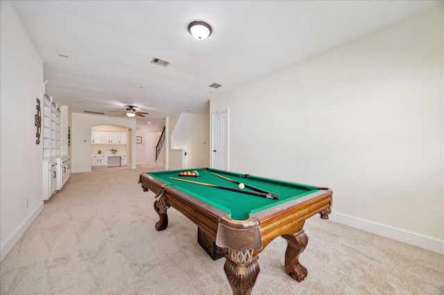 34 Windsor Court, Houston, TX 77055