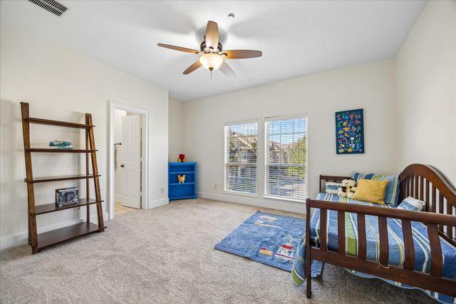 34 Windsor Court, Houston, TX 77055