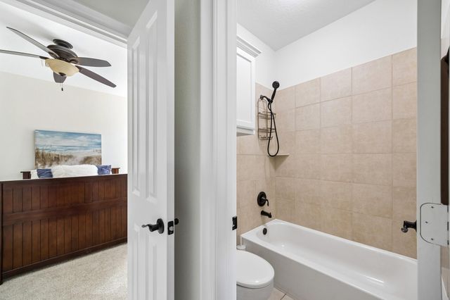 34 Windsor Court, Houston, TX 77055