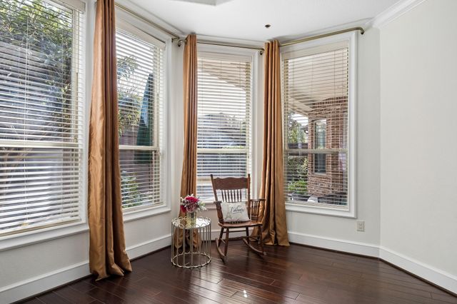 34 Windsor Court, Houston, TX 77055