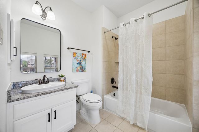 34 Windsor Court, Houston, TX 77055