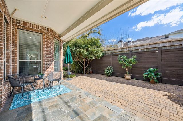 34 Windsor Court, Houston, TX 77055