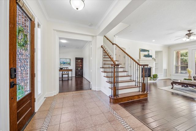 34 Windsor Court, Houston, TX 77055