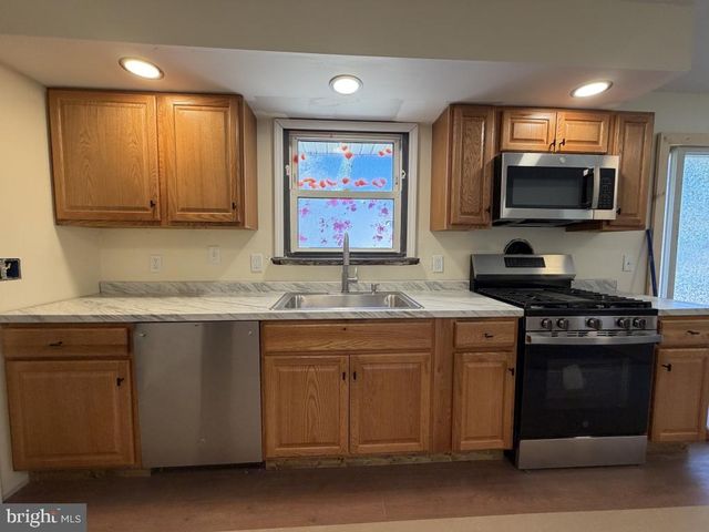 322 NICHOLSON RD, Mount Ephraim, NJ 08059