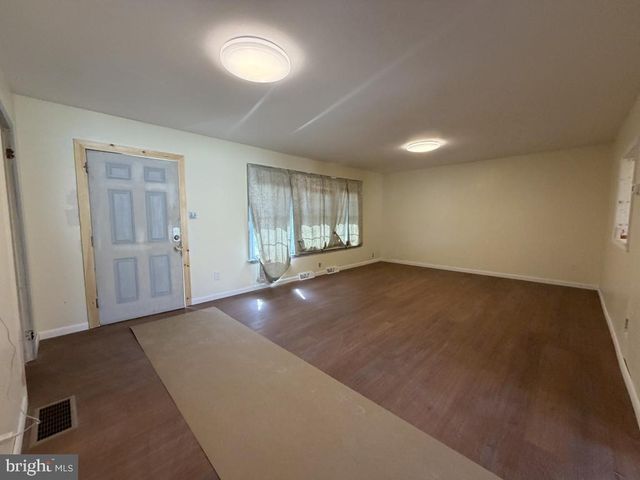 322 NICHOLSON RD, Mount Ephraim, NJ 08059