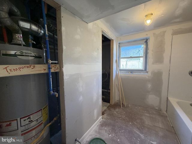 322 NICHOLSON RD, Mount Ephraim, NJ 08059