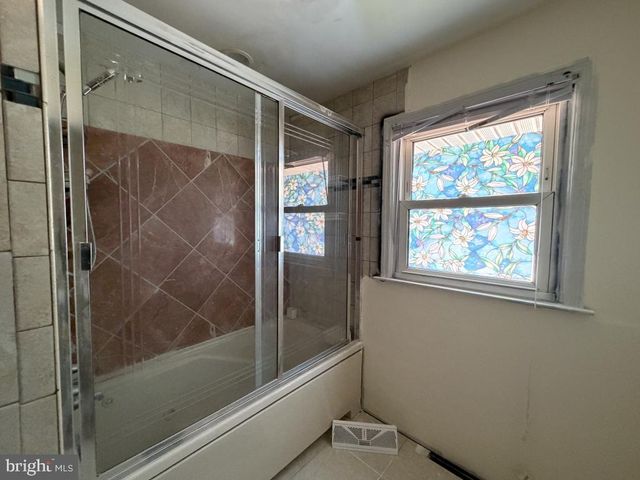 322 NICHOLSON RD, Mount Ephraim, NJ 08059