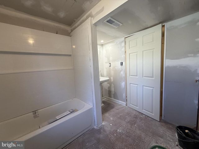 322 NICHOLSON RD, Mount Ephraim, NJ 08059