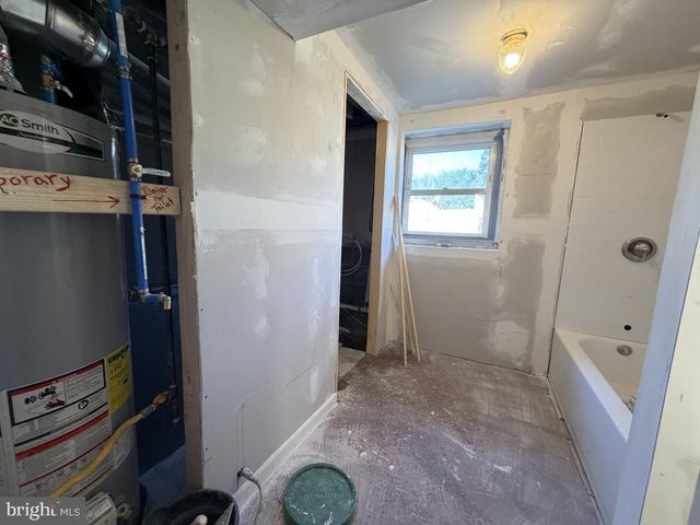 322 NICHOLSON RD, Mount Ephraim, NJ 08059
