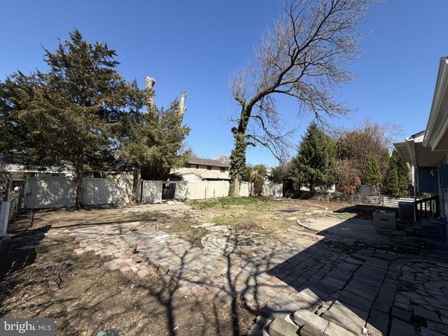322 NICHOLSON RD, Mount Ephraim, NJ 08059