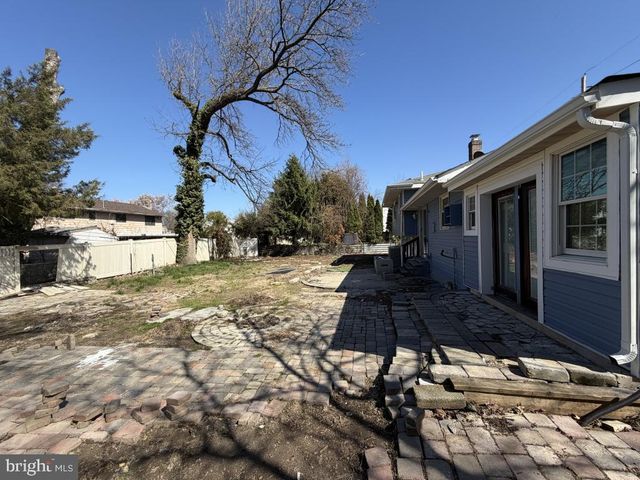 322 NICHOLSON RD, Mount Ephraim, NJ 08059