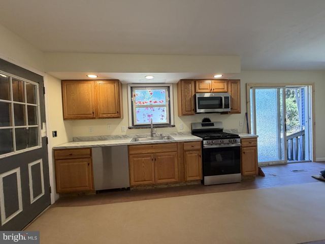 322 NICHOLSON RD, Mount Ephraim, NJ 08059