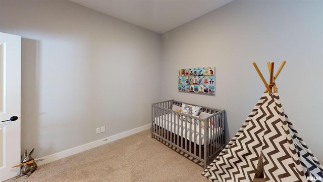 5937 BUTTERFIELD Drive, Bettendorf, IA 52722