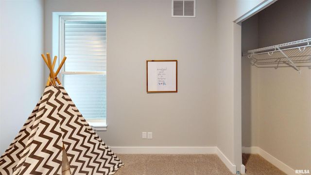 5937 BUTTERFIELD Drive, Bettendorf, IA 52722