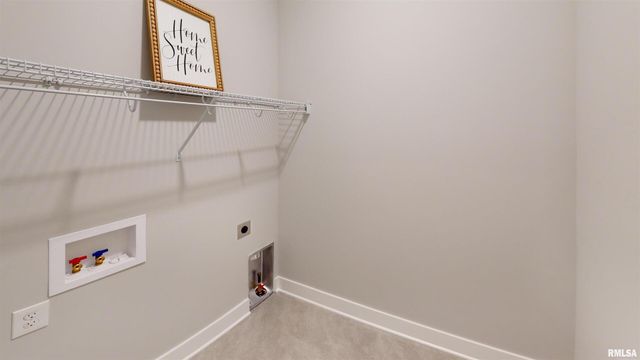 5937 BUTTERFIELD Drive, Bettendorf, IA 52722