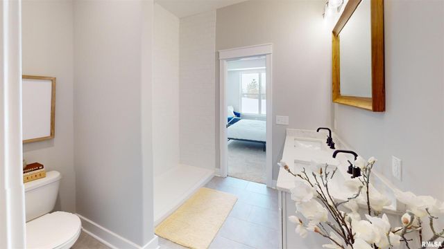 5937 BUTTERFIELD Drive, Bettendorf, IA 52722