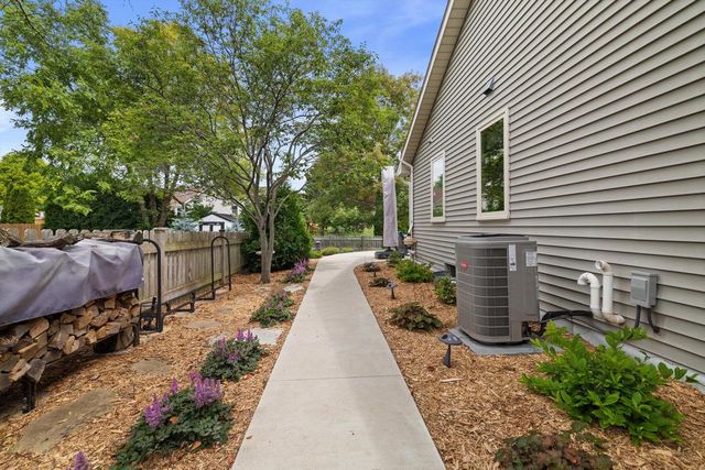 5214 28th STREET, Kenosha, WI 53144