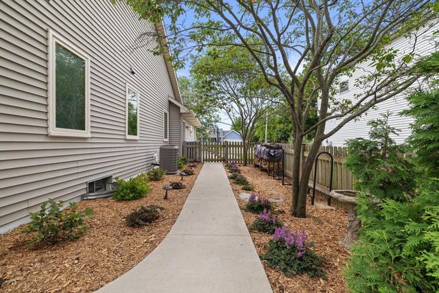 5214 28th STREET, Kenosha, WI 53144