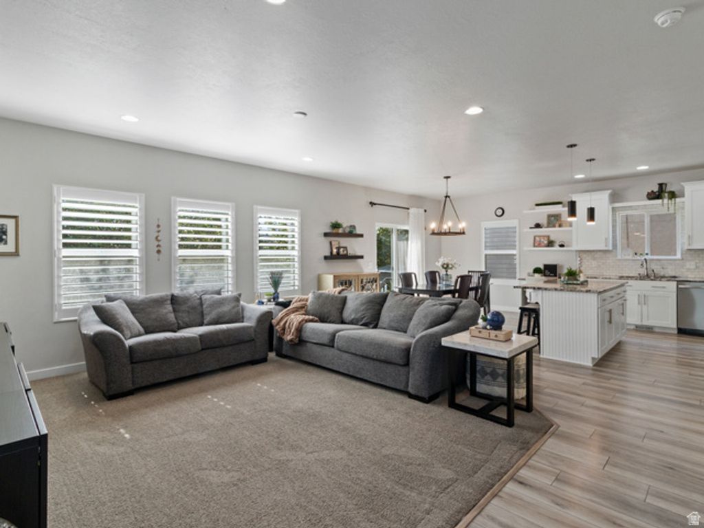 1053 BLACKSTONE DR, Fruit Heights, UT 84037 — photo 3