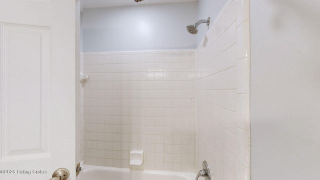 1815 Gardiner Ln APT F52, Louisville, KY 40205