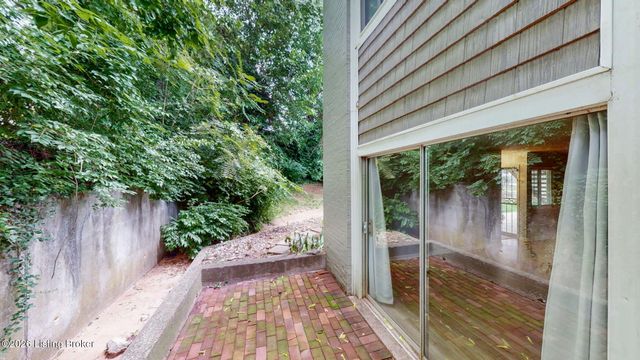 1815 Gardiner Ln APT F52, Louisville, KY 40205