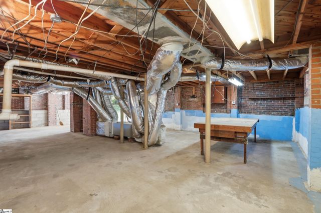 126 W Circle Avenue, Greenville, SC 29607